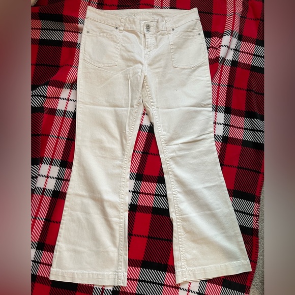 Maurices vintage white flare jeans 2 button - Picture 3 of 9